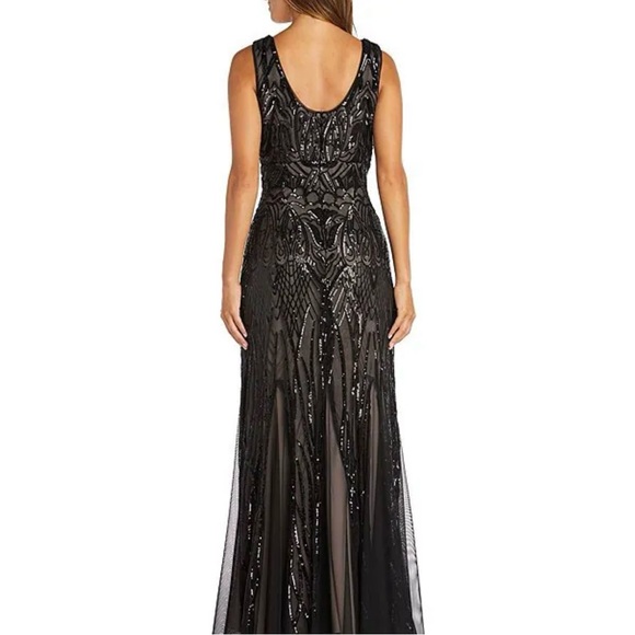 R & M Richards
Petite Size Sleeveless V-Neck Sequin Godet Skirt Maxi Dress - Picture 3 of 4